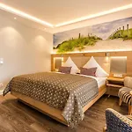 Neuwarft Hotel 3*
