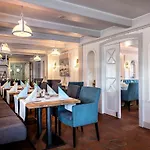 Hotel Neuwarft 3*