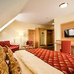 Hotel Neuwarft 3*