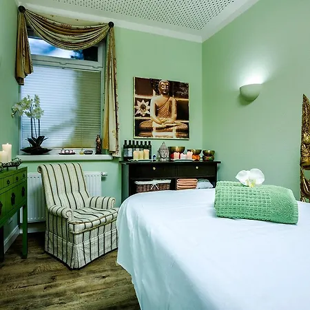 Hotel Neuwarft 3*