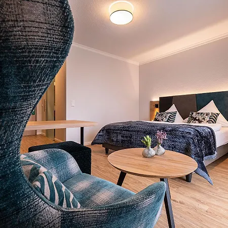 Neuwarft Otel
