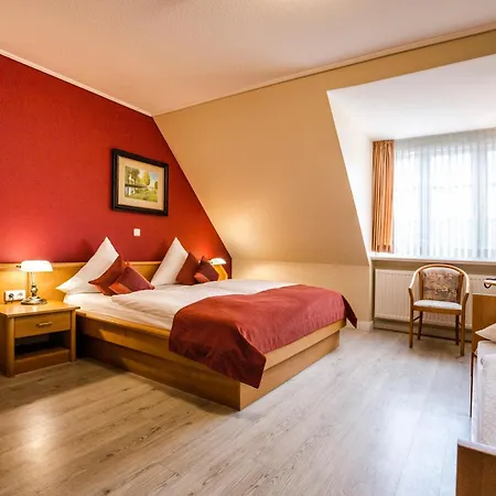 Otel Neuwarft 3*