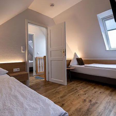 Neuwarft 3*