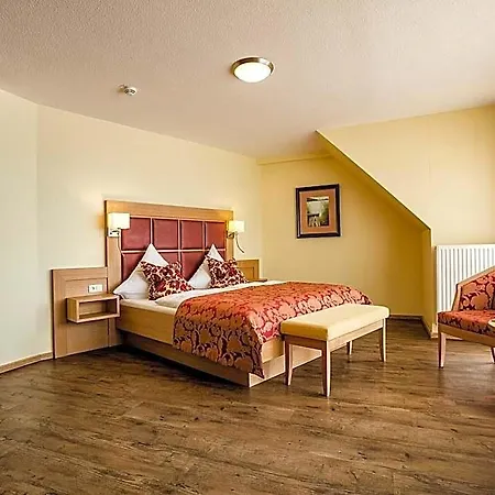 Hotel Neuwarft 3*