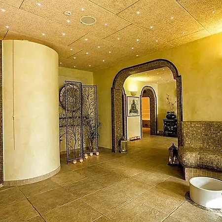 Neuwarft Hotel 3*