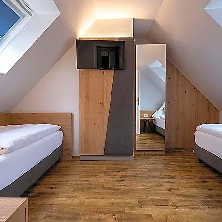 Hotel Neuwarft